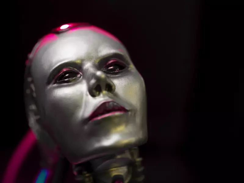 Project AD-01 handmade android sculpture Joule Closeup picture with black eyes, green light